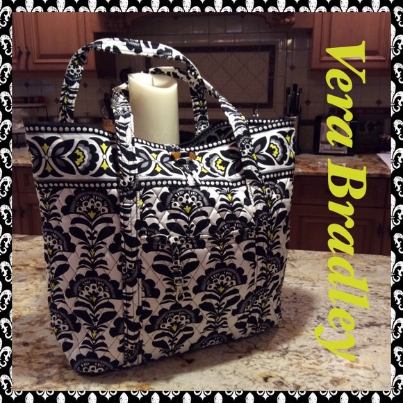 NEW! Vera BRADLEY Tote with tags on. - Picture 3 of 4